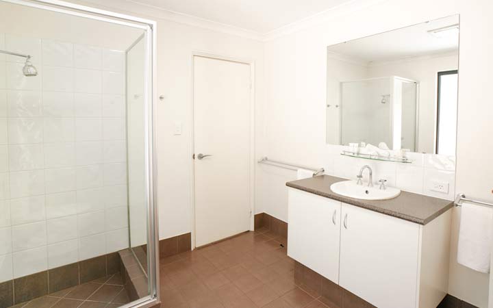 Superior 2 Bedroom - Bathroom