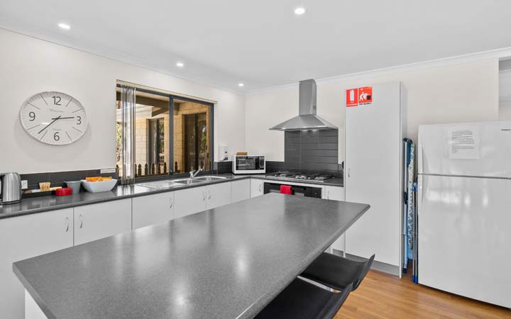 Superior 3 Bedroom - Kitchen